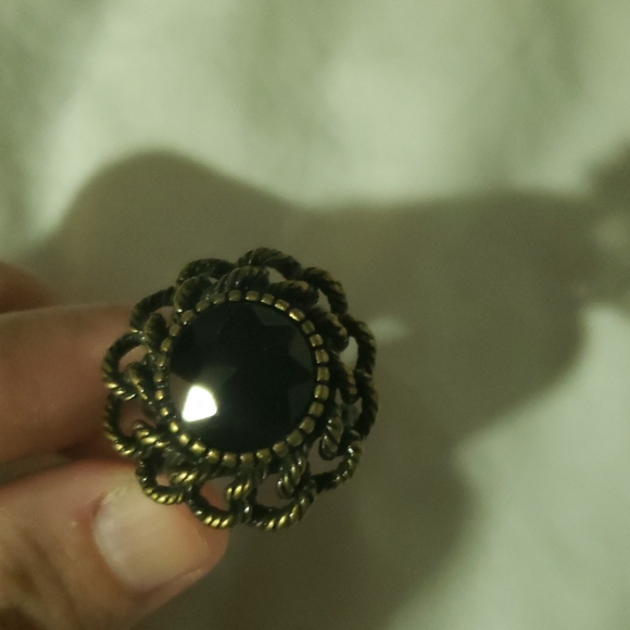 Ring - Picture 1 of 2